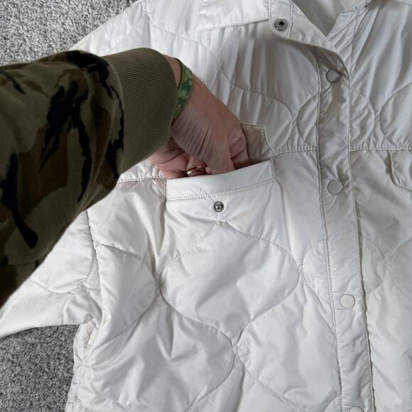 Nike Quilted Shirt Jacket Mens Small White Snap Front Puffer Pockets FB8732-133 - Picture 7 of 15